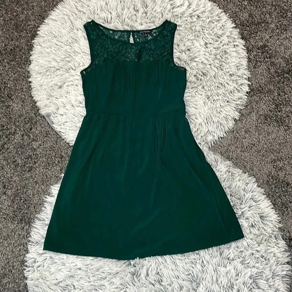 American Eagle Outfitters Dresses & Skirts - GREEN American Eagle Dress Size 2